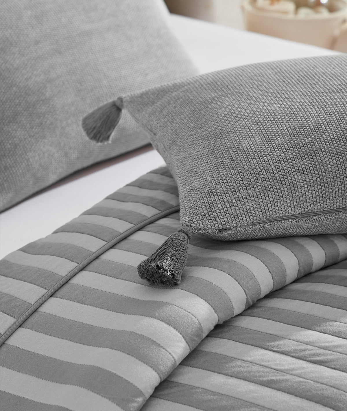 Highs & Lows Light Grey Melange & Vanila Grey Melange 100% Cotton Knitted With Polyester Filled King Size Bed Cover With 2 Pillow Covers (Set of 3Pcs)