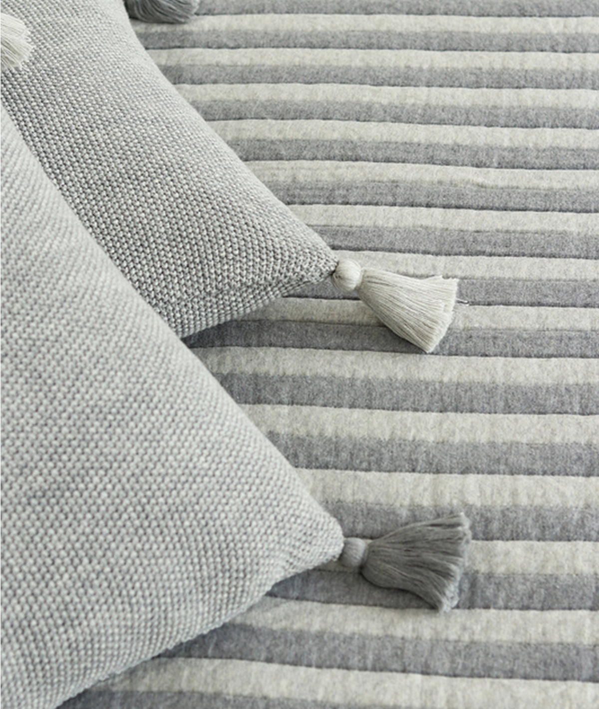 Highs & Lows Light Grey Melange & Vanila Grey Melange 100% Cotton Knitted With Polyester Filled King Size Bed Cover With 2 Pillow Covers (Set of 3Pcs)