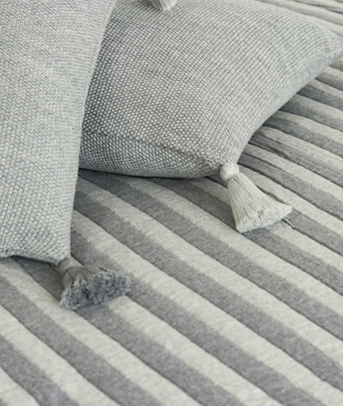 Highs & Lows Light Grey Melange & Vanila Grey Melange 100% Cotton Knitted With Polyester Filled King Size Bed Cover With 2 Pillow Covers (Set of 3Pcs)