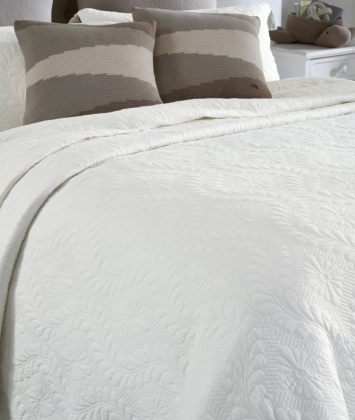 Inaya Ivory 100% Cotton Knitted With Polyester Filled King Size Bed Cover With 2 Pillow Covers (Set of 3 Pcs)