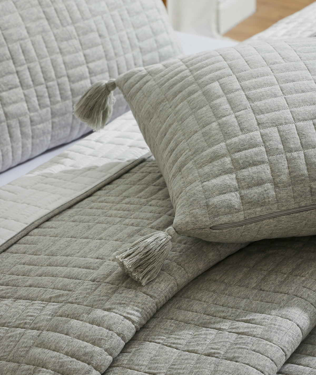 Jamie Vanilla Grey Melange & Ivory 100% Cotton Knitted With Polyester Filled King Size Bed Cover With 2 Pillow Covers (Set of 3Pcs)