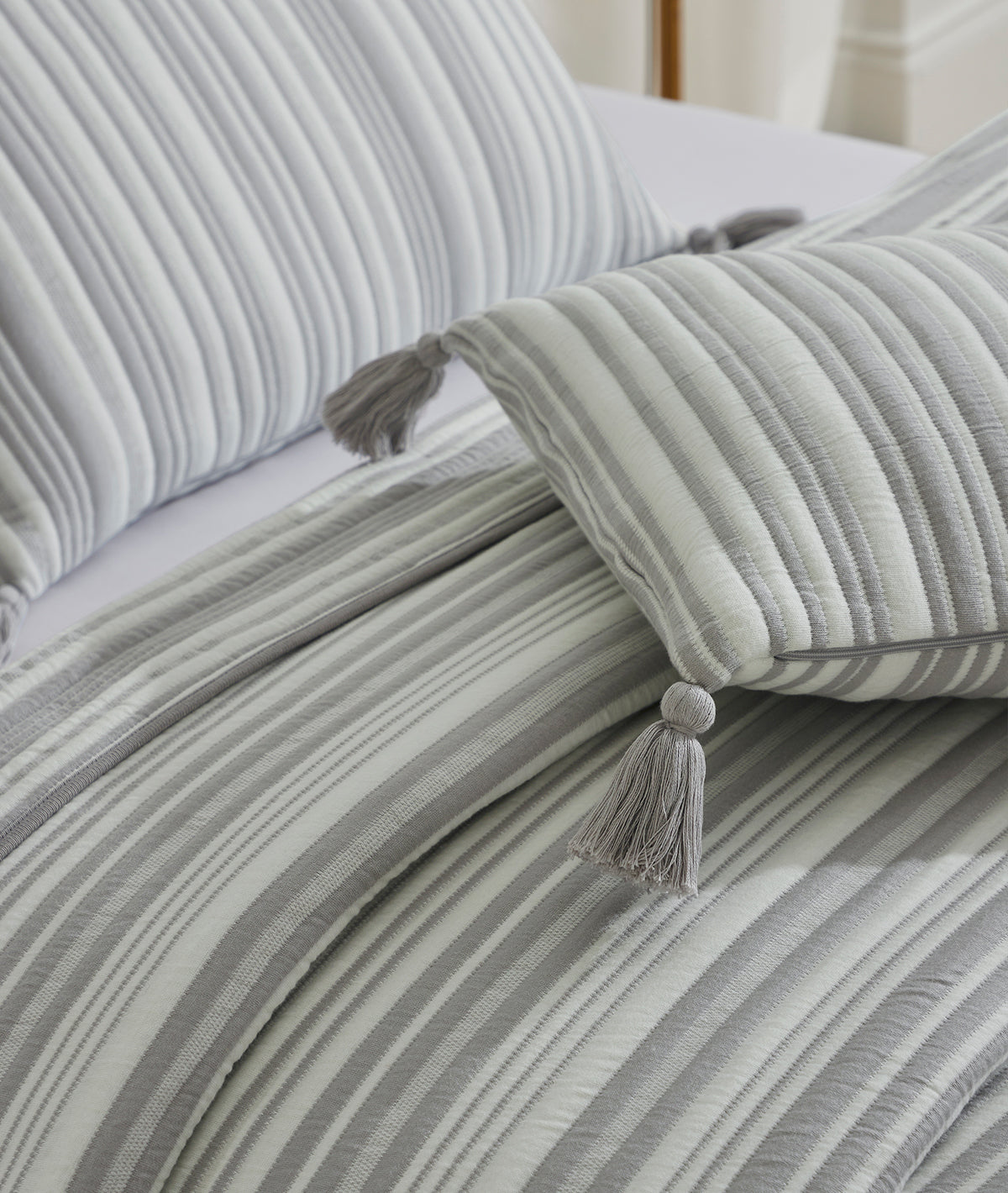 Jasmine Nimbus Cloud & Ivory 100% Cotton Knitted With Polyester Filled King Size Bed Cover With 2 Pillow Covers (Set of 3Pcs)
