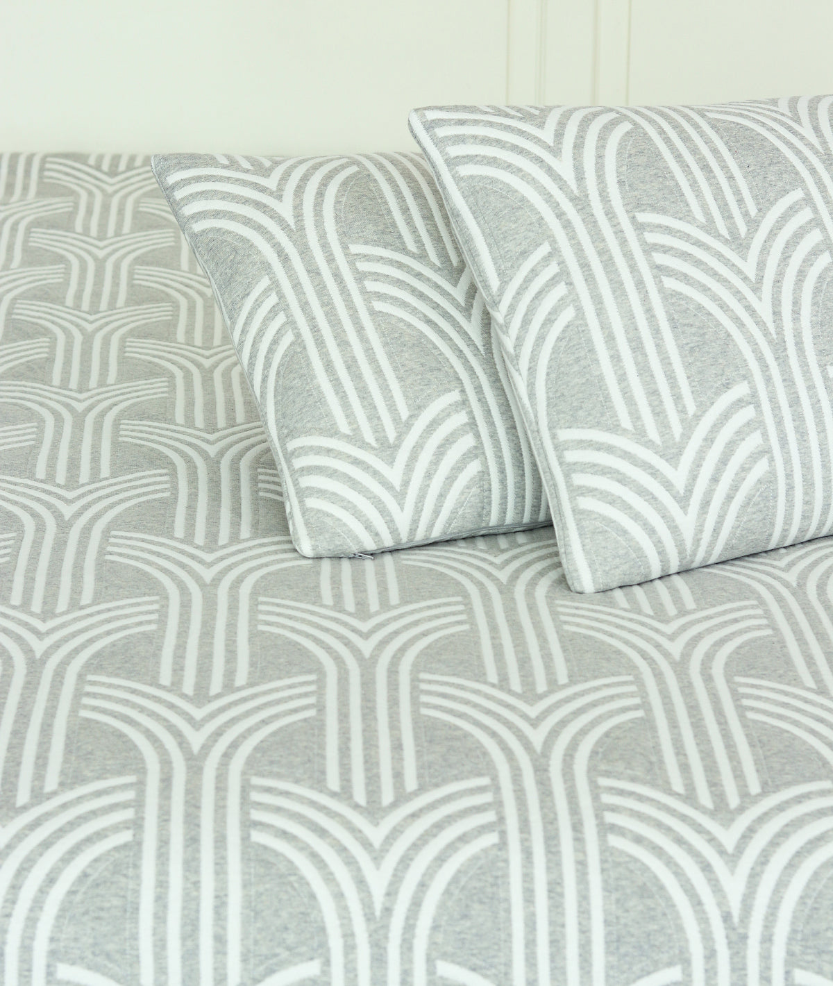 Jaya Vanila Grey Melange & Natural 100% Cotton Knitted With Polyester Filled King Size Bed Cover With 2 Pillow Covers (Set of 3Pcs)