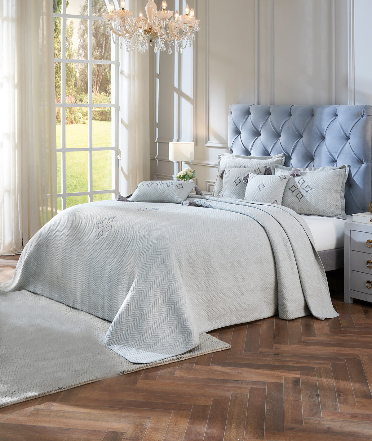 Sofia Embroiderd Bed Cover 100% Cotton Knitted With Polyester Filled King Size Bed Cover With 2 Pillow Covers And 3 Cushion Covers (Set Of 6)