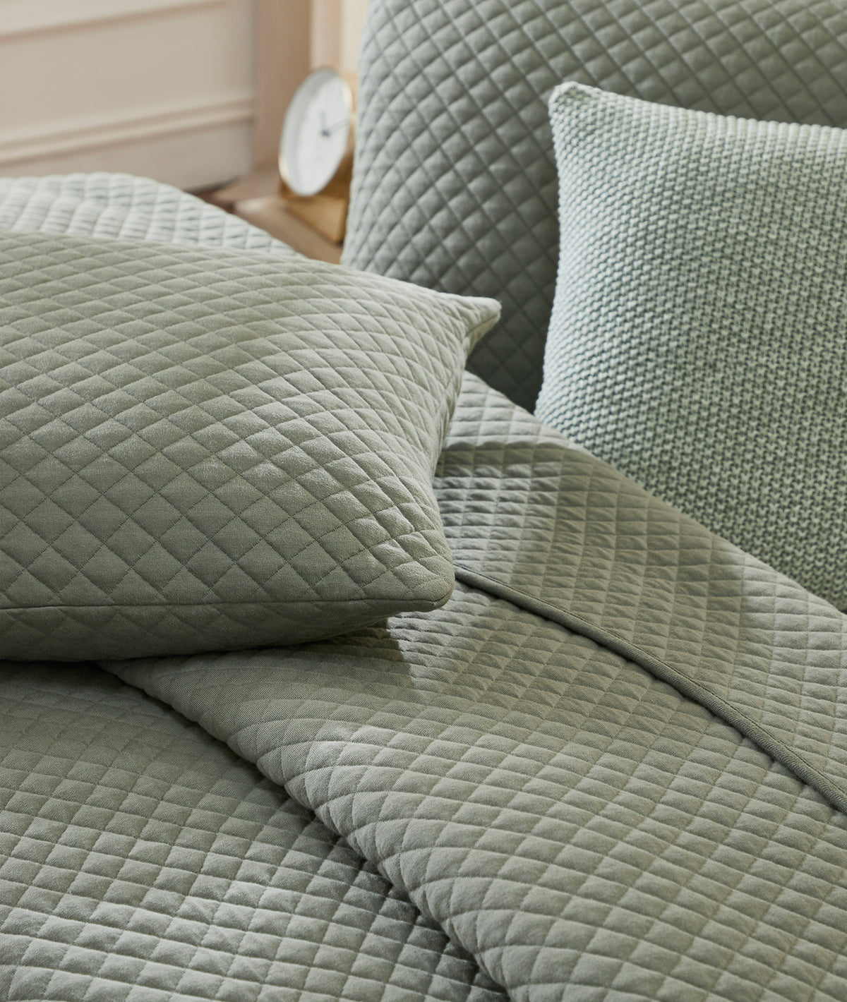 Vivian Fossil 100% Cotton Knitted With Polyester Filled King Size Bed Cover With 2 Pillow Covers And 3 Cushion Covers (Set Of 6)