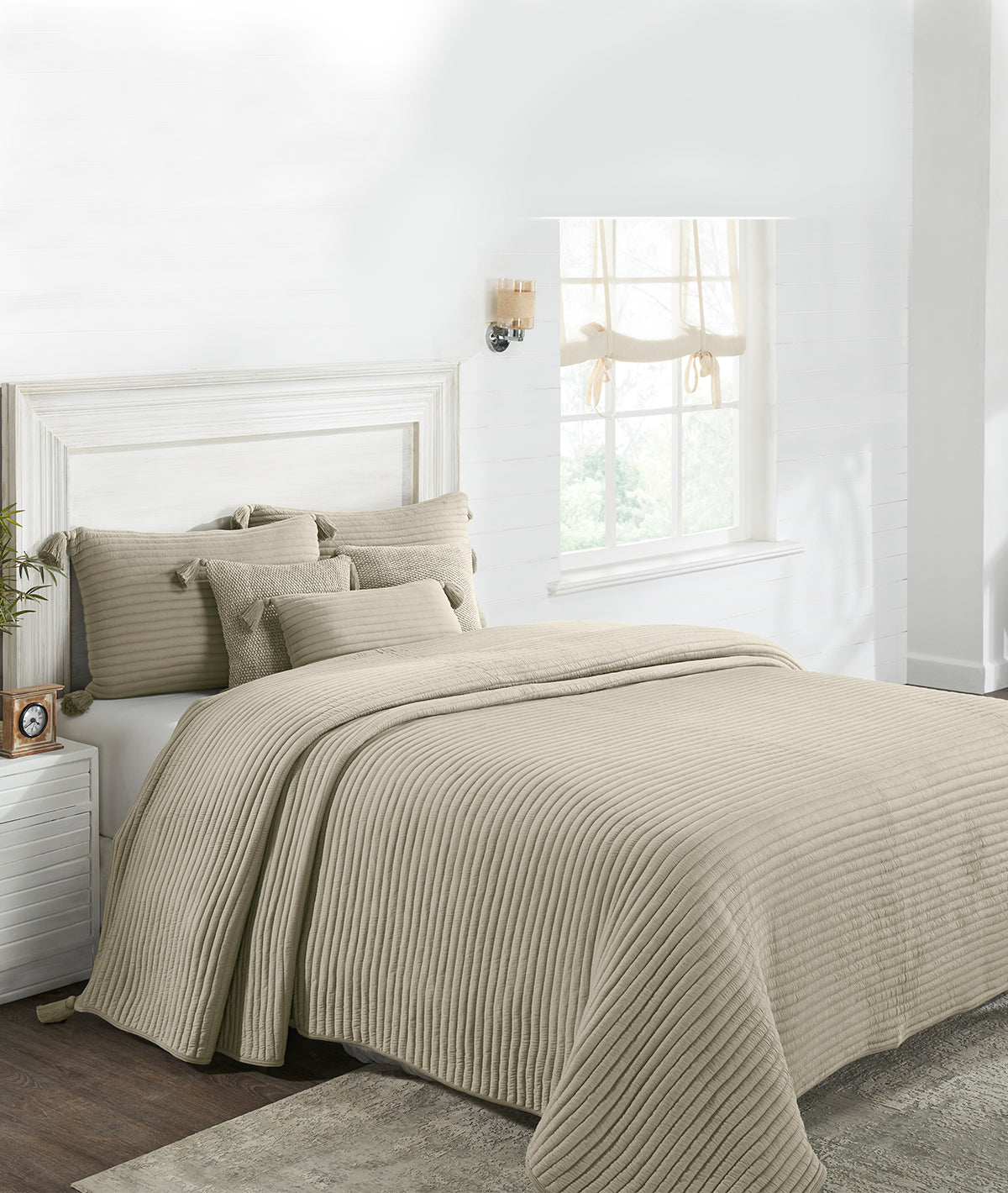 Waseme Pale Whisper Color 100% Cotton Knitted With Polyester Filled King Size Bed Cover With 2 Pillow Covers And 3 Cushion Covers (Set Of 6)