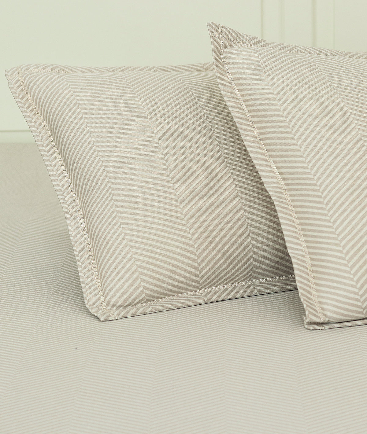 Herringbone Pale Whisper & Natural Cotton Knitted King Size Double Bed Fitted Sheet With 2 Pillow Covers Set