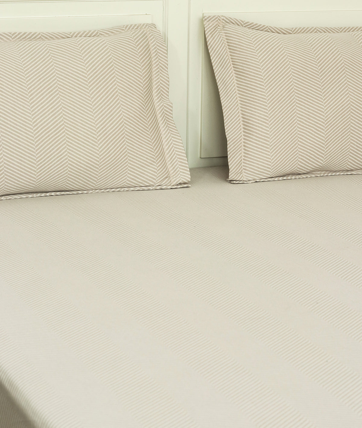 Herringbone Pale Whisper & Natural Cotton Knitted King Size Double Bed Fitted Sheet With 2 Pillow Covers Set
