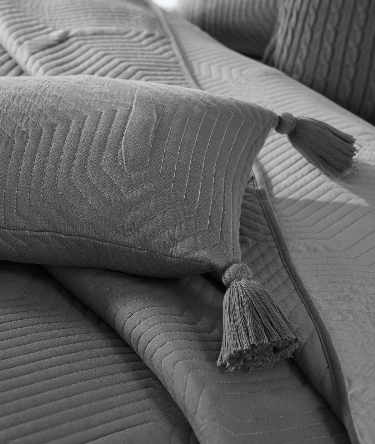 Graham Dark Grey Color 100% Cotton Knitted With Polyester Filled King Size Bed Cover With 2 Pillow Covers And 3 Cushion Covers (Set Of 6 Pcs - Polyfill Inside)