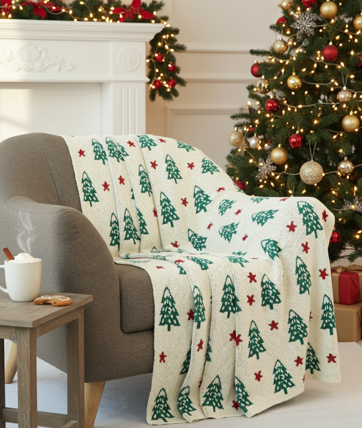X-Mas Tree Natural, Green & Red 100% Cotton Knitted All Season AC Throw Blanket
