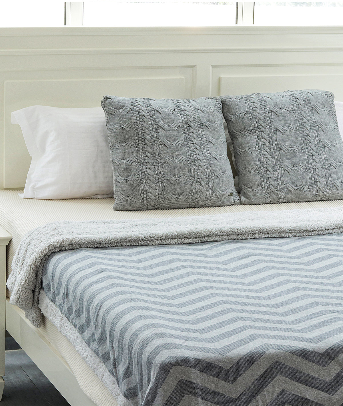 Chevron Double Bed Warm Blanket With Cotton Knitted Front And Sherpa Fabric Back (Light Grey & Dark Grey Melange)