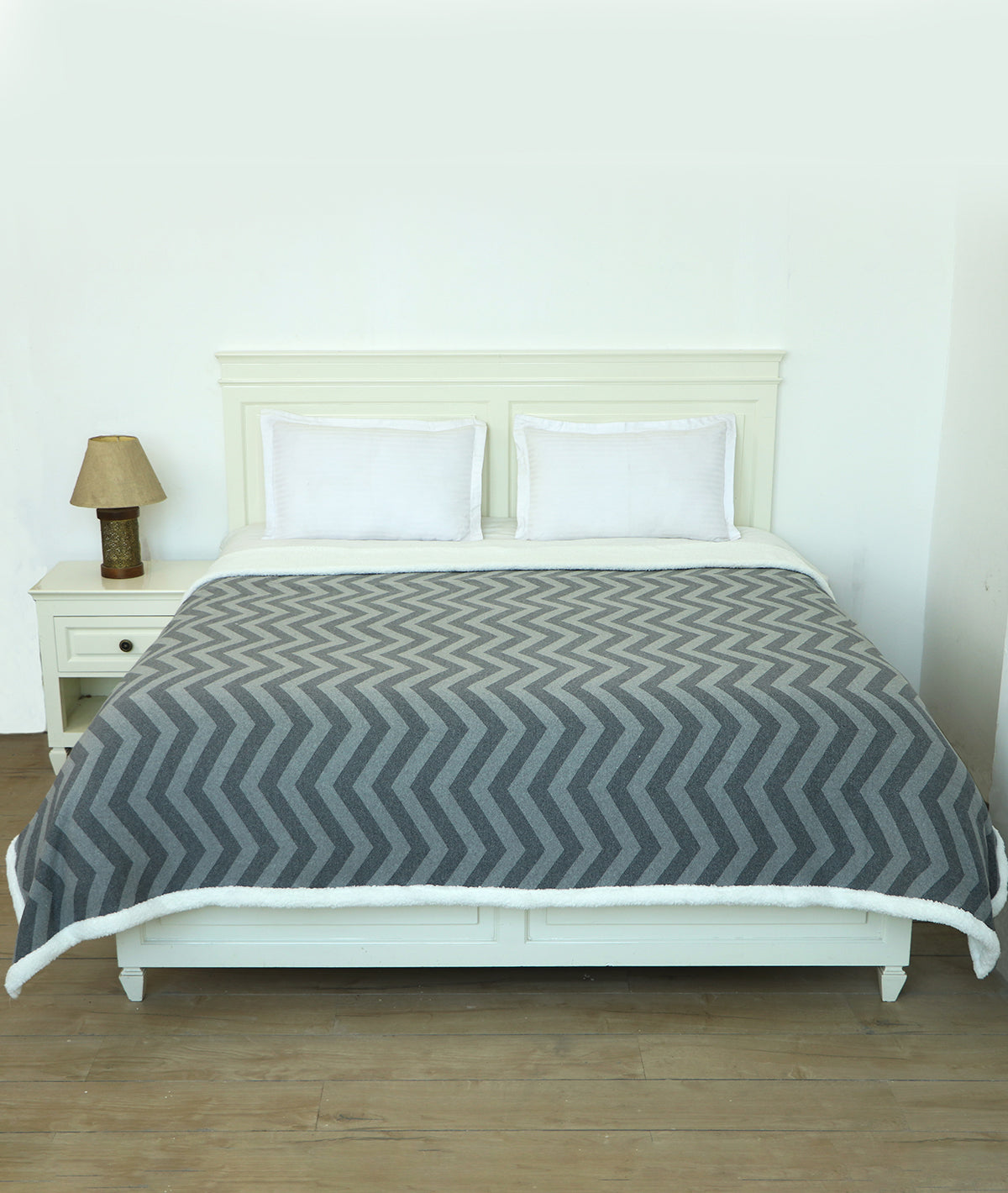 Chevron Double Bed Warm Blanket With Cotton Knitted Front And Sherpa Fabric Back (Light Grey & Dark Grey Melange)