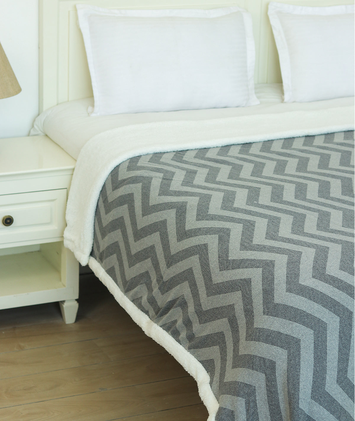 Chevron Double Bed Warm Blanket With Cotton Knitted Front And Sherpa Fabric Back (Light Grey & Dark Grey Melange)