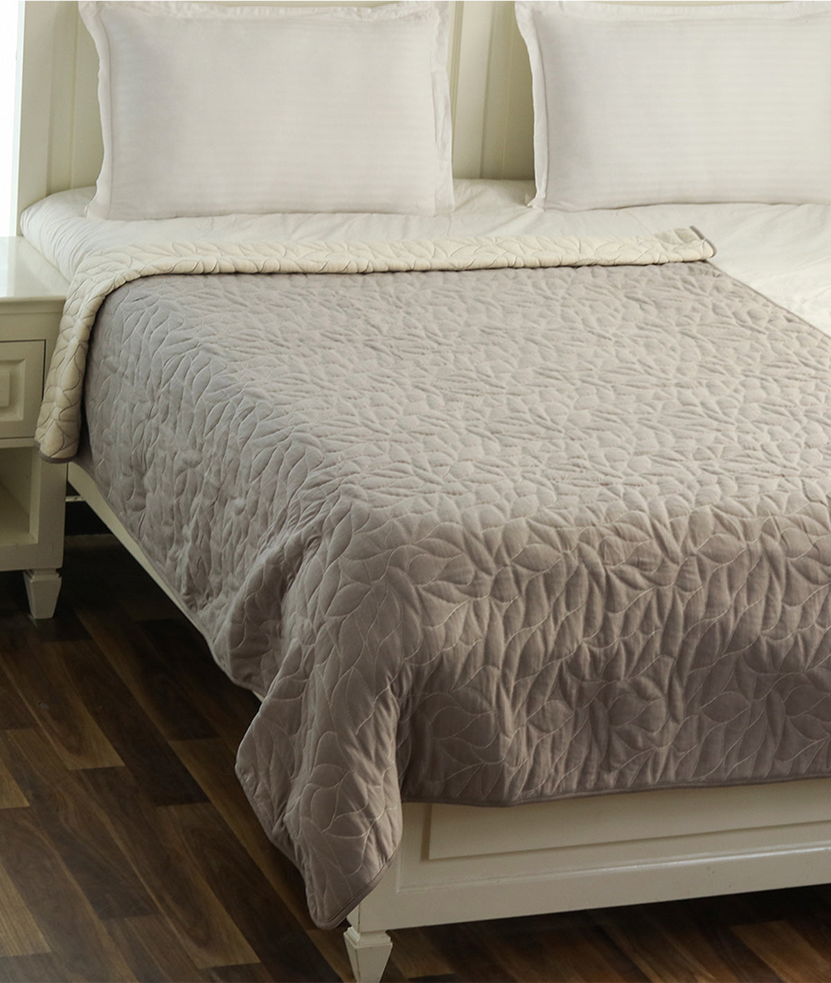 Garden Beauty Cotton Knitted Single Bed Dohar / Quilt (Light Grey & Natural)