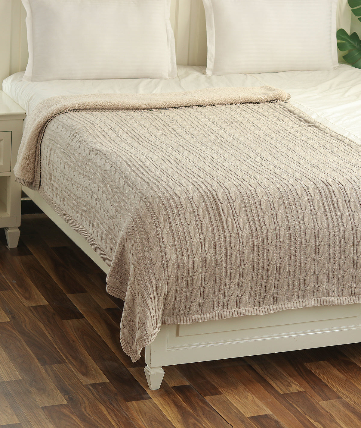 Arch Cable Front Cotton Knitted With Sherpa Back Single Bed Blanket (Pale Whisper)