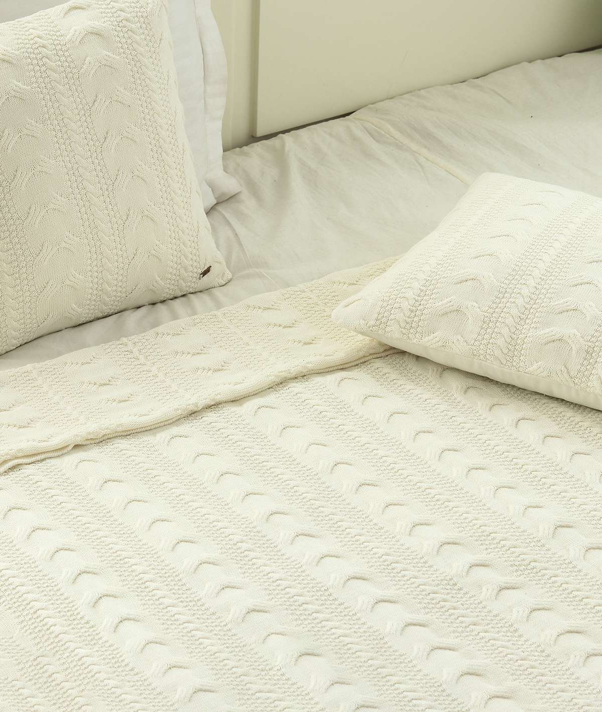 buy online single bed blanket with cushion covers set