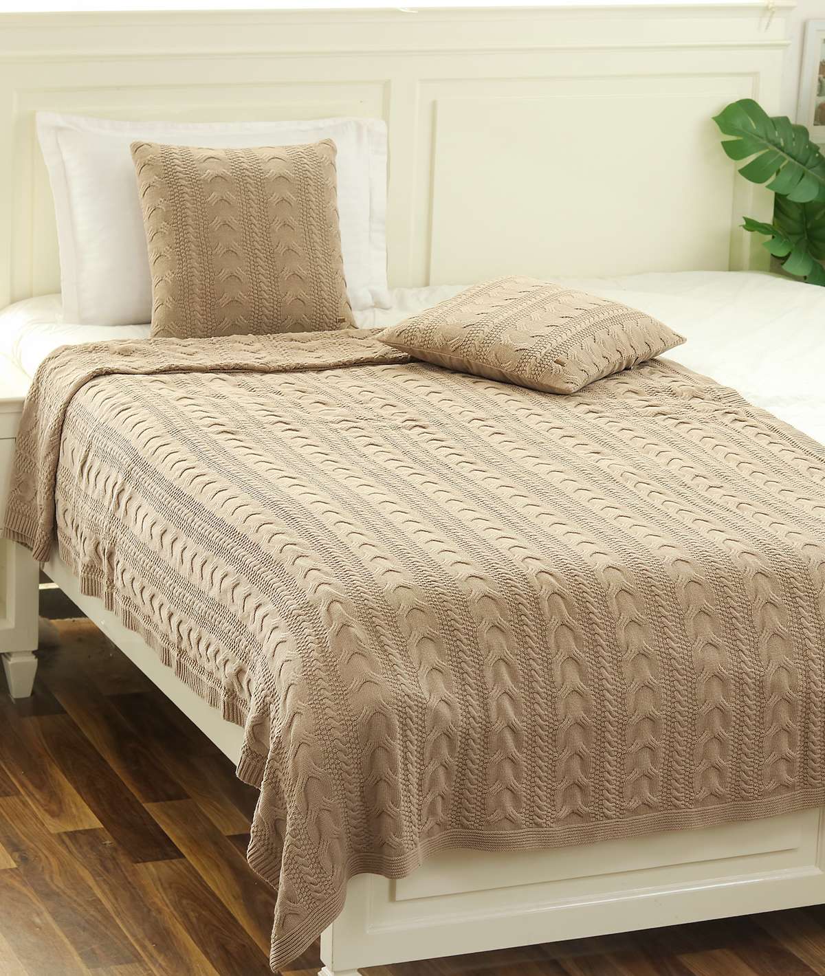 buy online single bed blanket with cushion covers