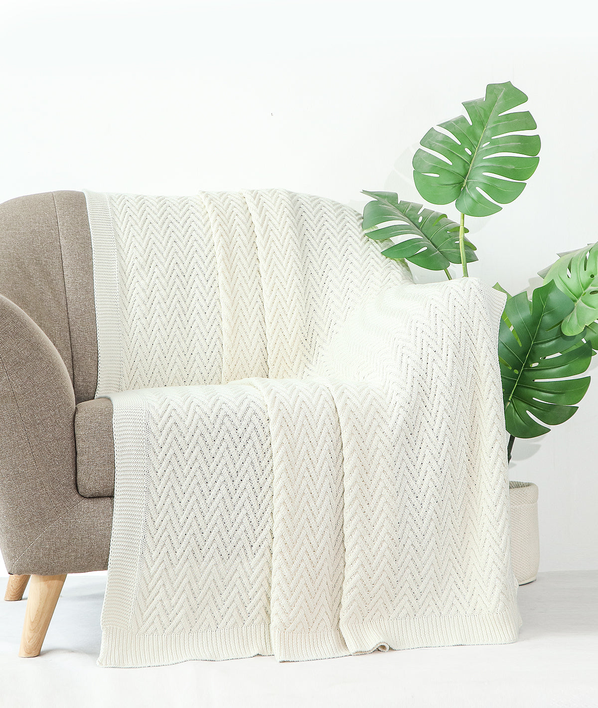 Elsa Ivory Cotton Knitted Throw /Blanket  For Round The Year Use (125x150cm)