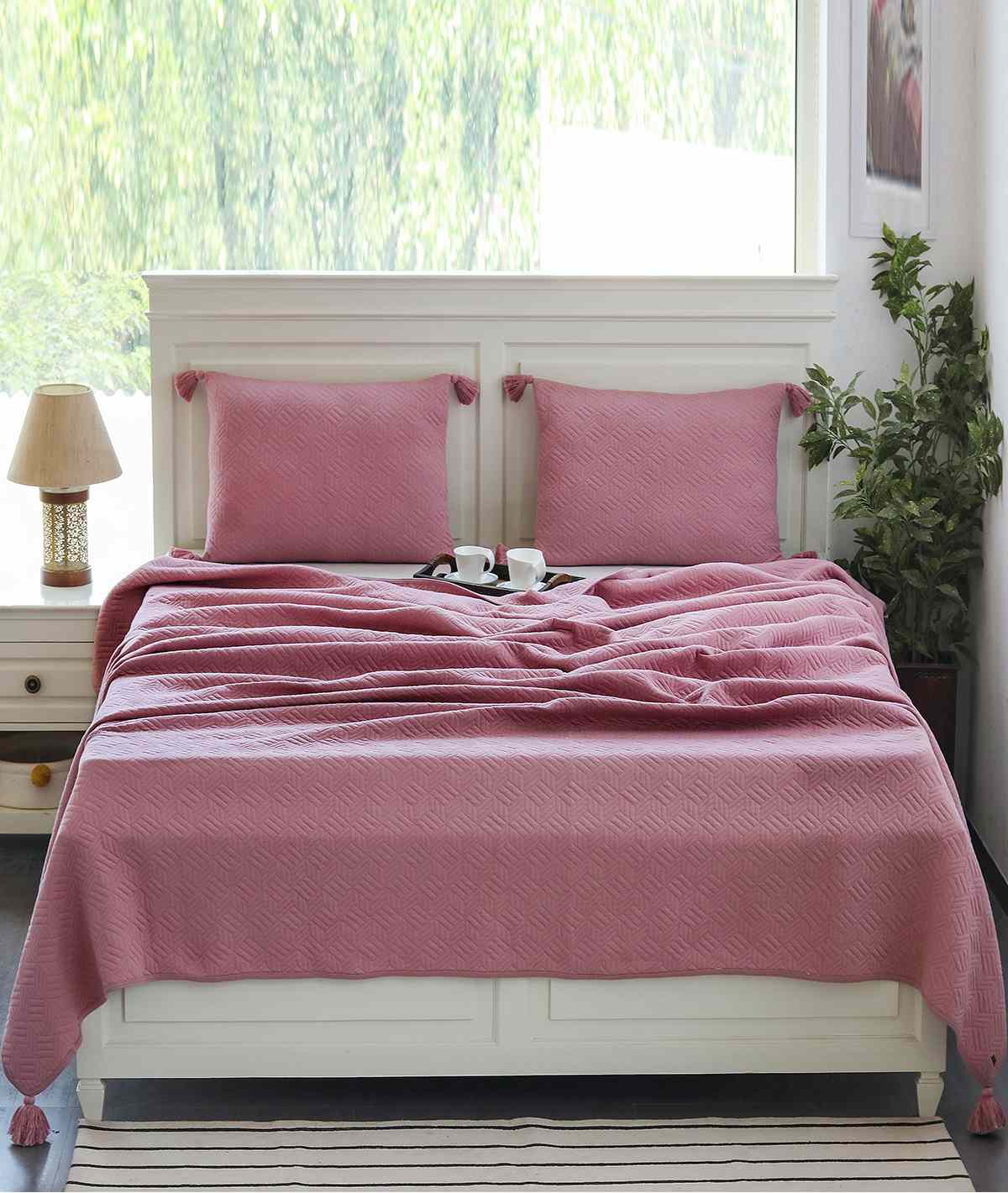 Bed Cover With Pillow Covers 
